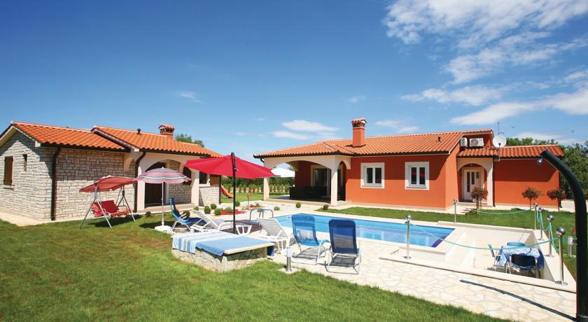 Gorgeous Home In Labin With Kitchen Rasa Room photo